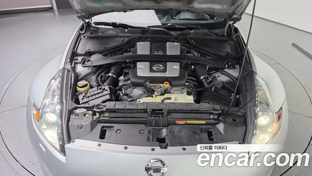 Nissan 370Z 2011 thumb 10