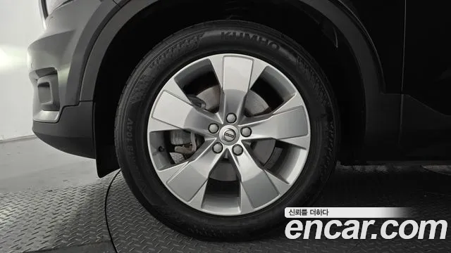 Volvo XC40 2021 thumb 4