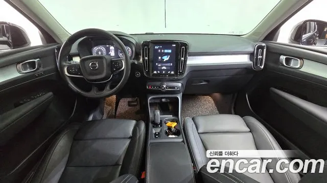 Volvo XC40 2021 thumb 6