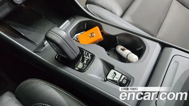 Volvo XC40 2021 thumb 8