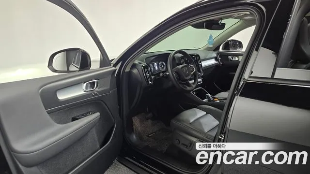 Volvo XC40 2021 thumb 9
