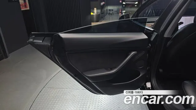 Tesla Model 3 2021 thumb 11