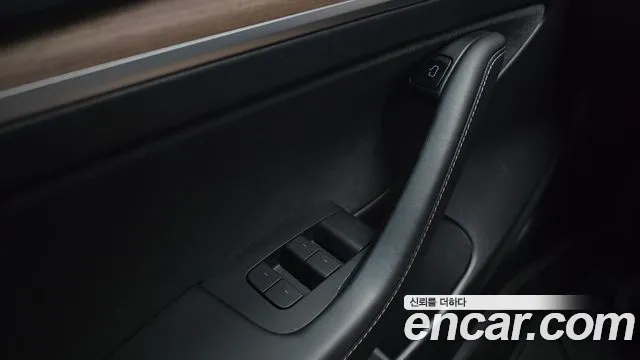 Tesla Model 3 2021 thumb 7