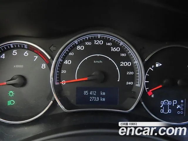 Renault QM5 2014 thumb 9