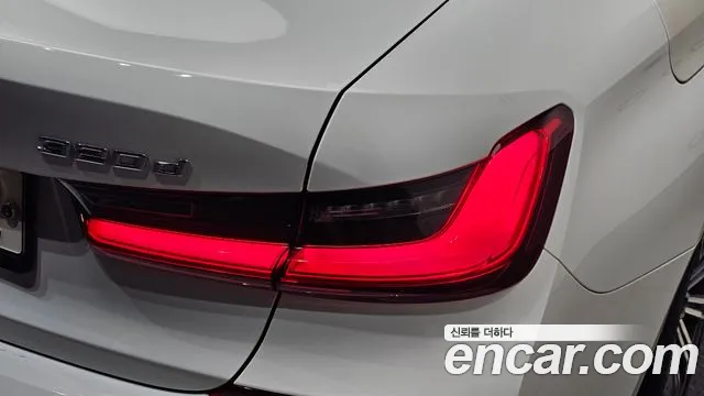 BMW 3 серии 2019 thumb 2