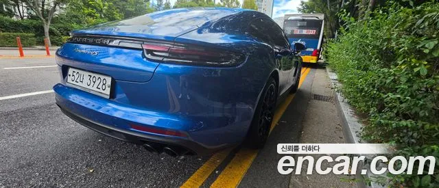 Porsche Panamera 2018 thumb 2