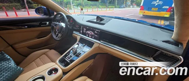 Porsche Panamera 2018 thumb 7