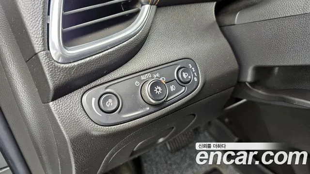 Chevrolet Tracker 2017 thumb 10