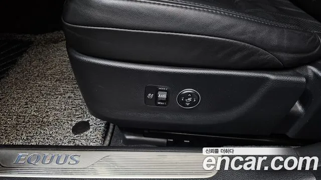 Hyundai Equus 2012 thumb 6
