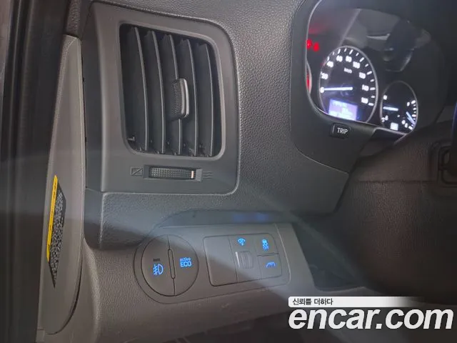 Hyundai Starex 2016 thumb 11