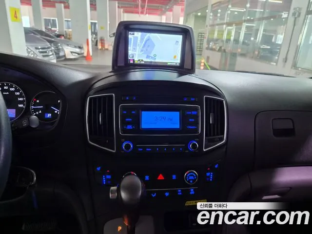 Hyundai Starex 2016 thumb 9