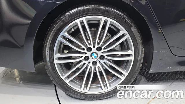 BMW 5 серии 2020 thumb 12