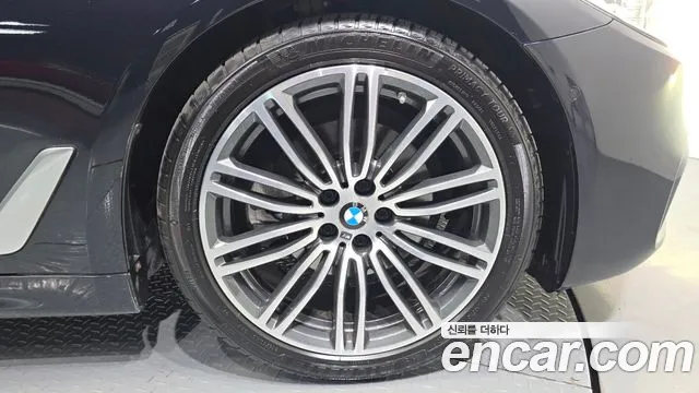 BMW 5 серии 2020 thumb 8