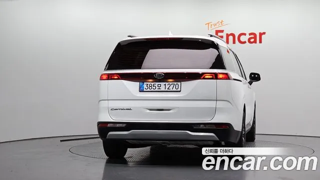 Kia Carnival 2021 thumb 9