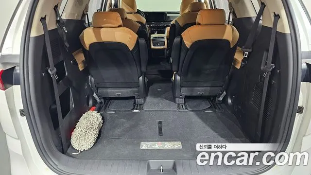 Kia Carnival 2021 thumb 2