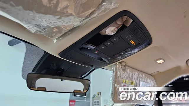 Kia Carnival 2021 thumb 10