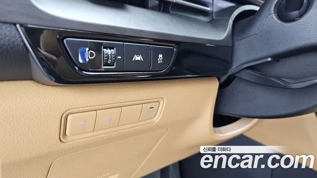 Kia Carnival 2021 thumb 3