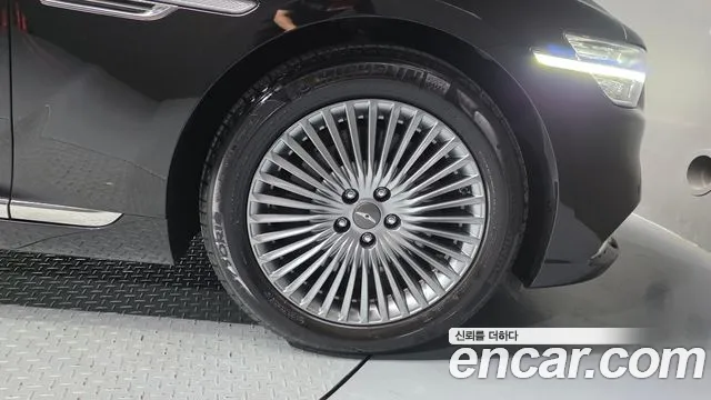 Genesis G90 2019 thumb 9