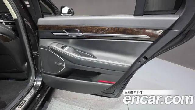 Genesis G90 2019 thumb 2