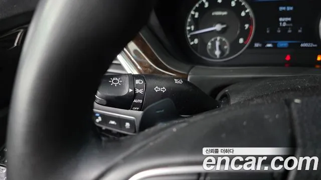 Genesis G90 2019 thumb 6