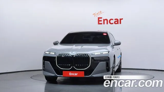 BMW 7 серии 2025 thumb 3