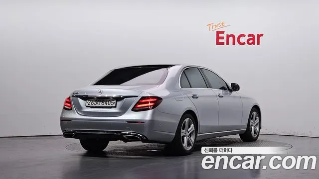 Mercedes-Benz E-Класс 2017 thumb 2