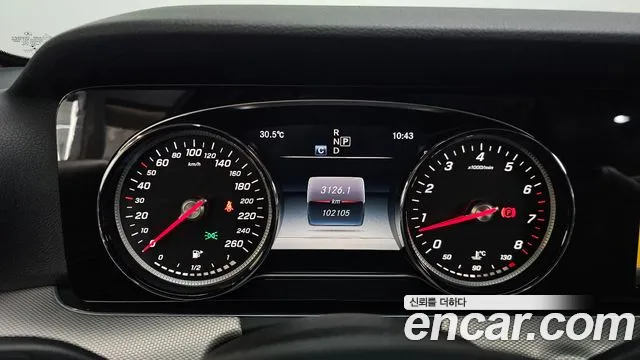 Mercedes-Benz E-Класс 2017 thumb 8