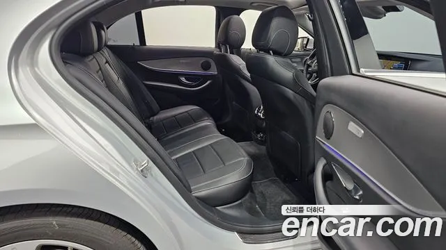 Mercedes-Benz E-Класс 2017 thumb 11