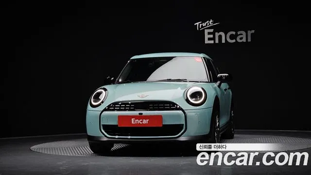 Mini Hatch 2025 thumb 3