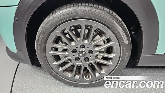 Mini Hatch 2025 thumb 5
