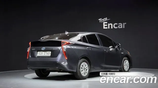 Toyota Prius 2018 thumb 2