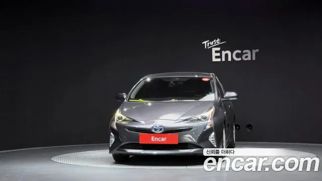 Toyota Prius 2018 thumb 3
