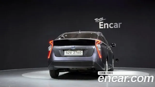 Toyota Prius 2018 thumb 4