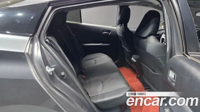 Toyota Prius 2018 thumb 12