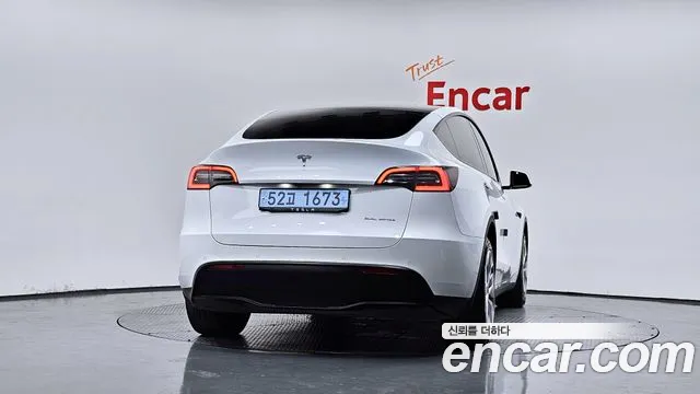 Tesla Model Y 2021 thumb 4