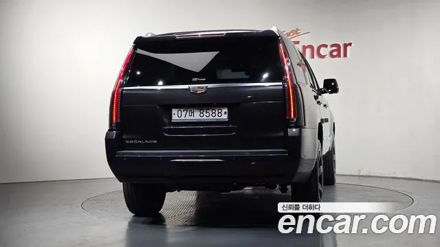 Cadillac Escalade 2017 thumb 3