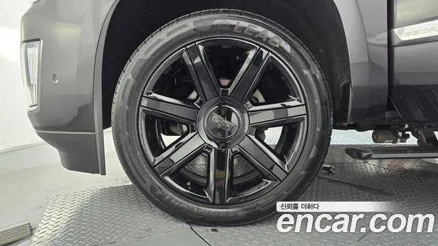 Cadillac Escalade 2017 thumb 4