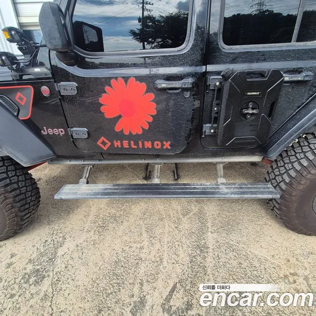 Jeep Wrangler 2024 thumb 2