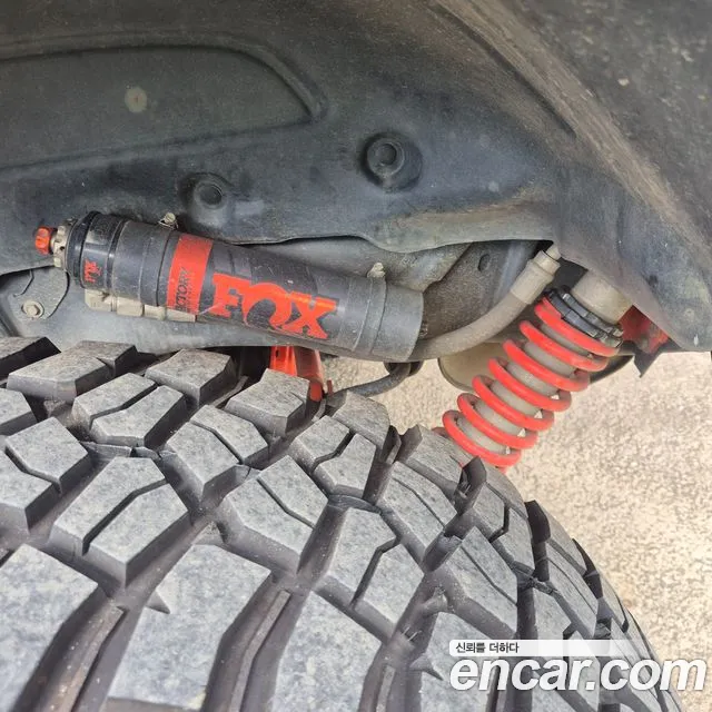 Jeep Wrangler 2024 thumb 3