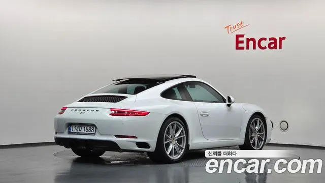 Porsche 911 2019 thumb 2