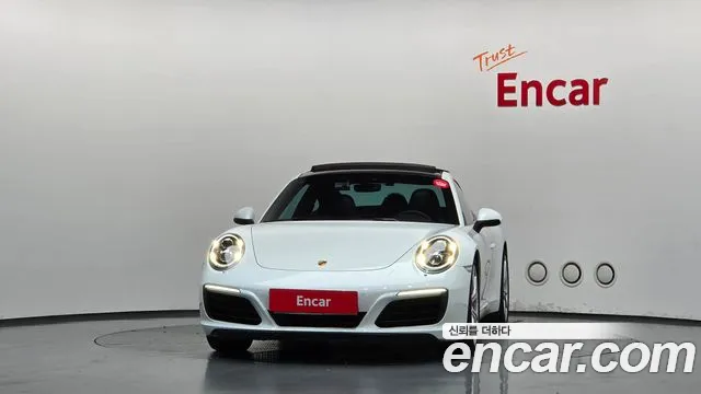 Porsche 911 2019 thumb 3