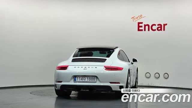 Porsche 911 2019 thumb 4
