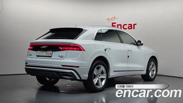 Audi Q8 2020 thumb 2