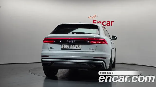 Audi Q8 2020 thumb 4