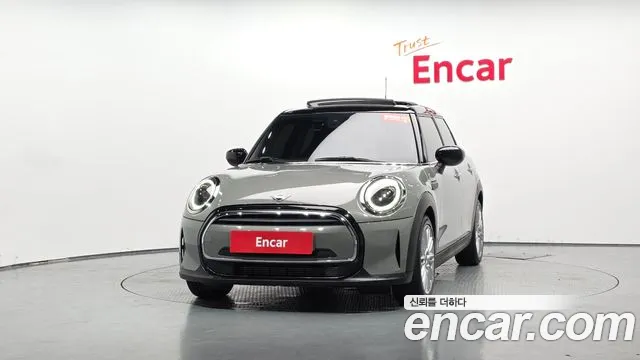 Mini Hatch 2021 thumb 2