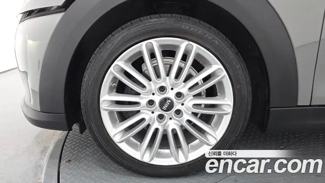 Mini Hatch 2021 thumb 4