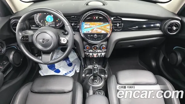Mini Hatch 2021 thumb 6