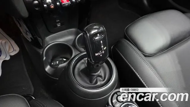 Mini Hatch 2021 thumb 8