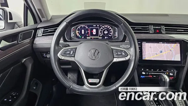 Volkswagen Passat (North America and China) 2021 thumb 2