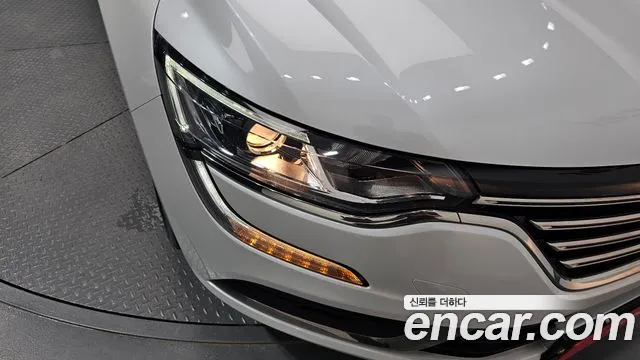 Renault Megane 2017 thumb 2